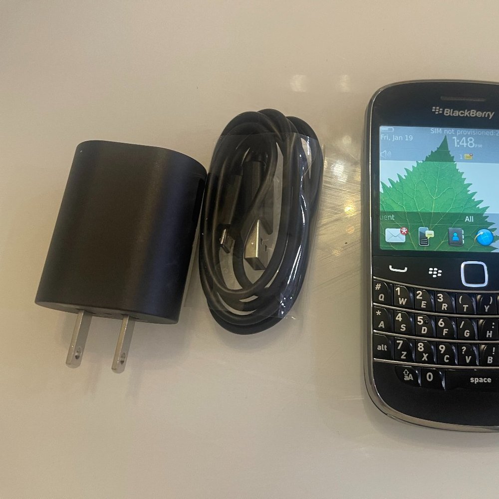 Blackberry Bold 9900 unlocked Smartphone
